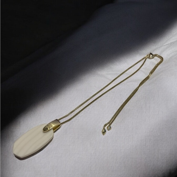 Kendra Scott ‘Inez’ MOP Adjustable Necklace 30” - Picture 3 of 6